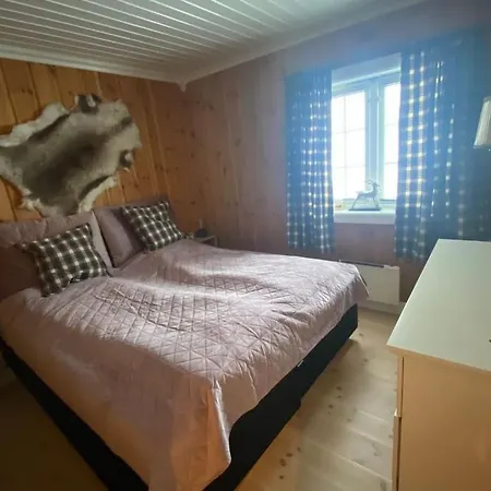 Holiday home Heimro Torvetjorn